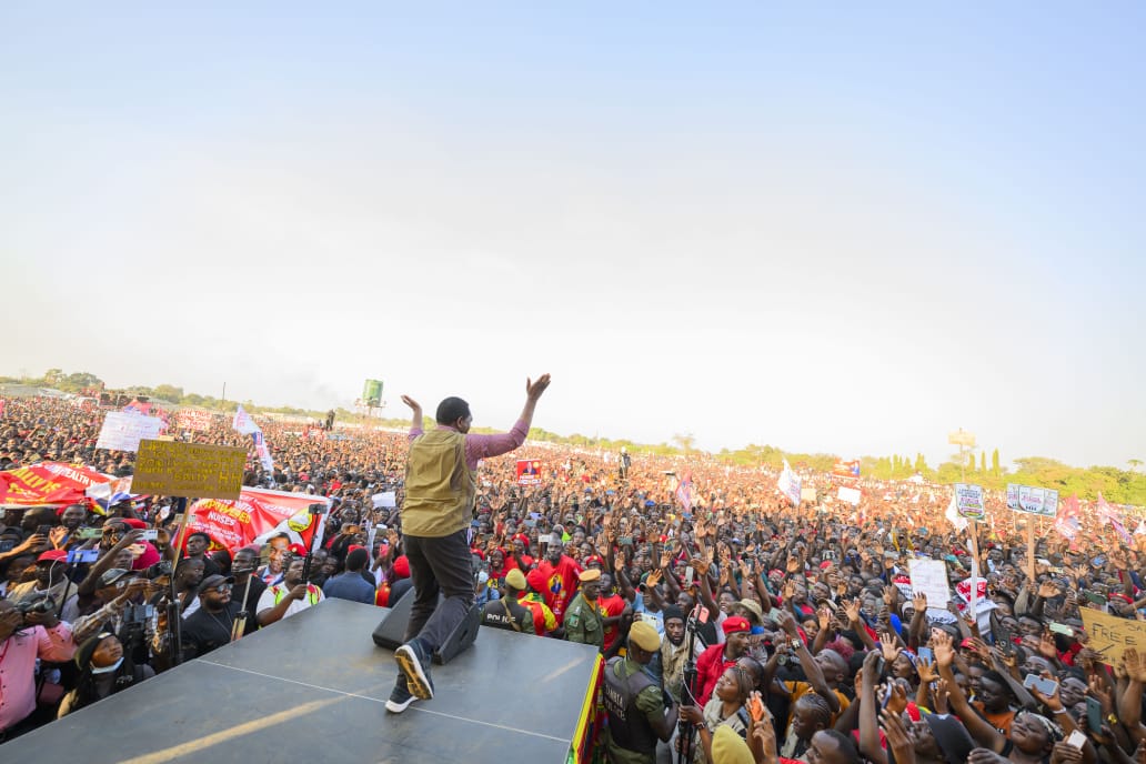 Don’t elect Nkombo. He is rebellious. He started fighting me a long time ago. He used to drink with the people who wanted to kill me, HH urges Mazabuka voters