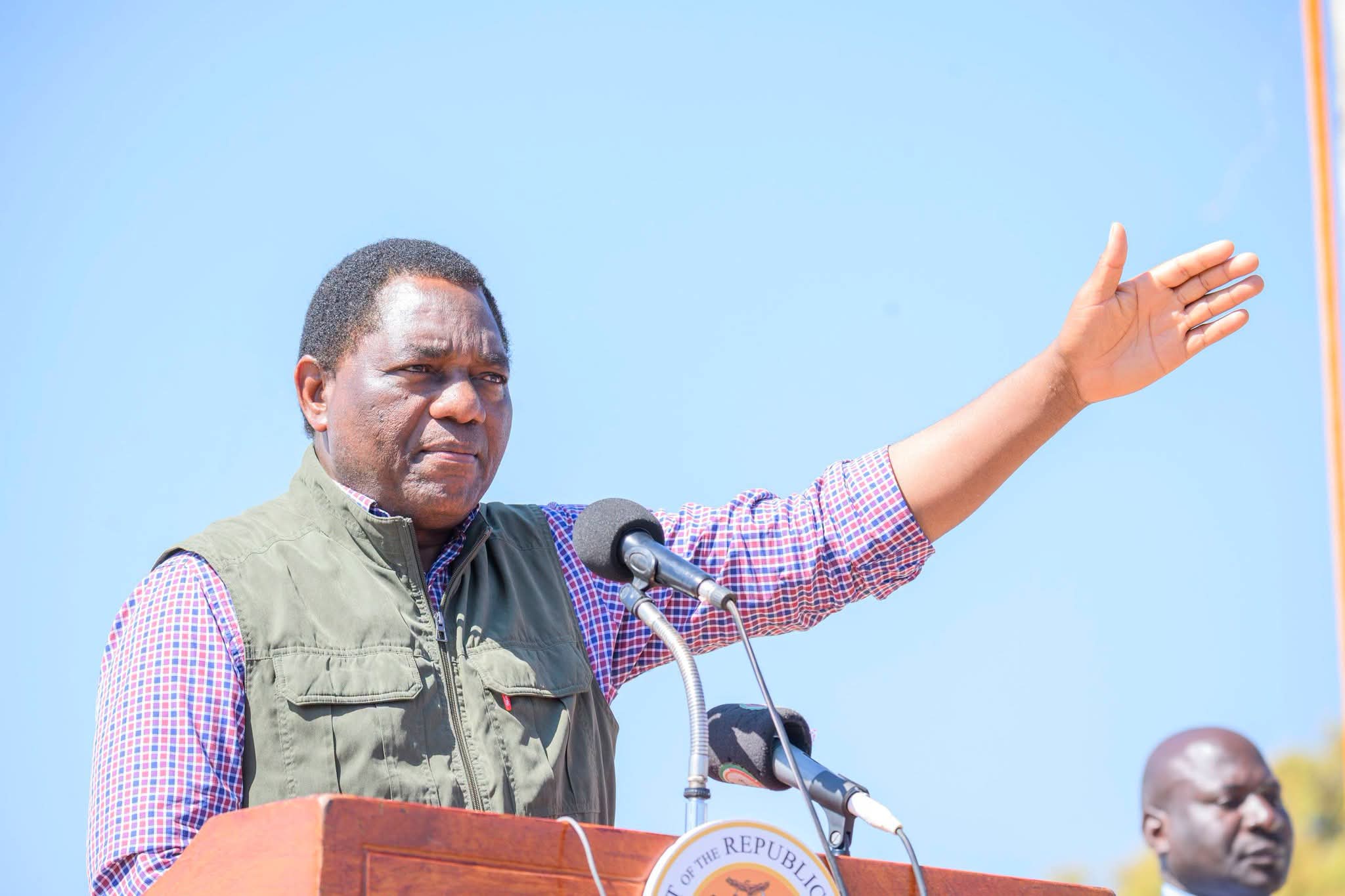 HH warns Nchelenge-Chienge road contractor to “stop playing”
