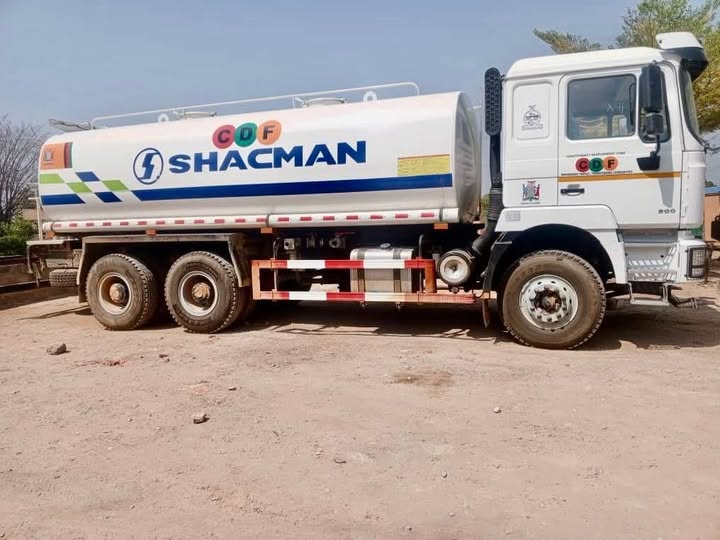 Zambia : Copperbelt PS Hands Over Grader, Water Bowser