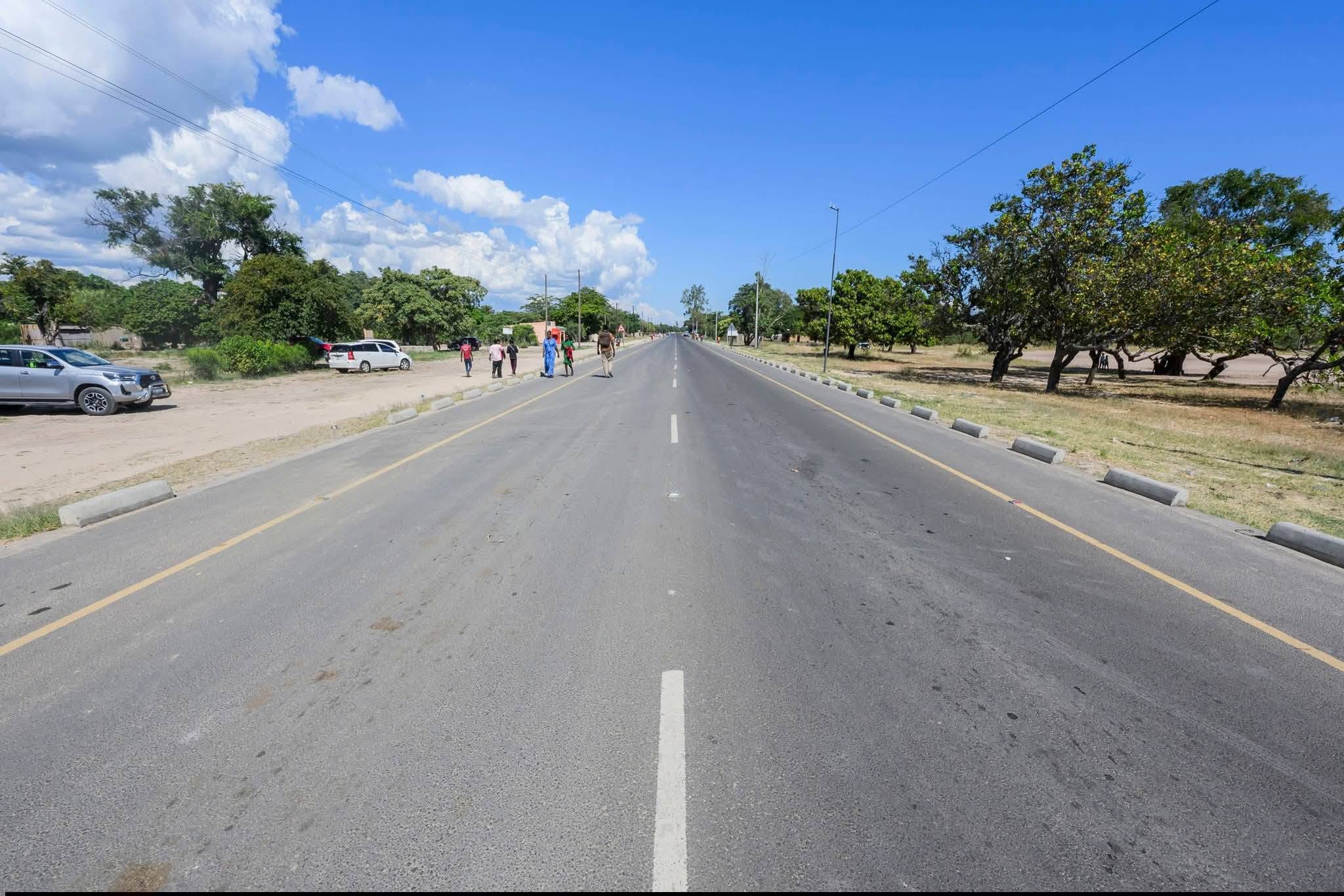 Zambia : President Hichilema Assures Completion Of Monze
