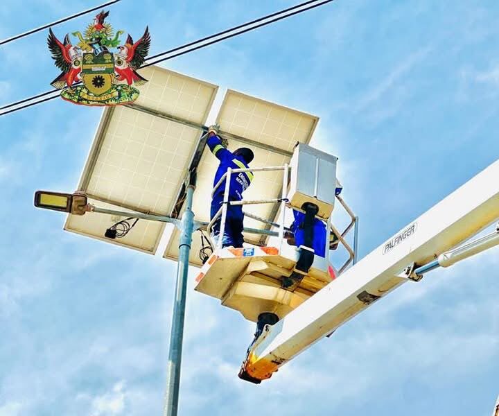 LCC rolls out advanced solar streetlights to support 24-hour economy