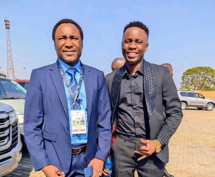 PRESIDENT HICHILEMA’S YOUNGER BROTHER POSES WITH MELODIC ZM