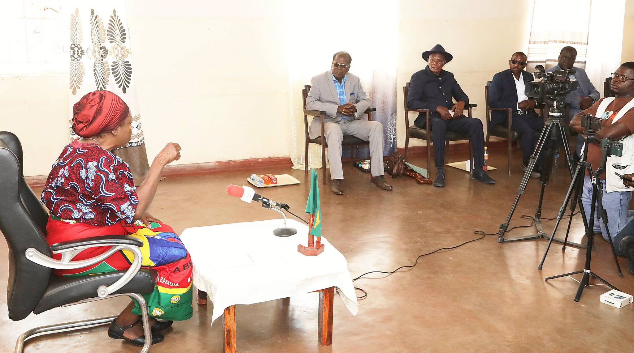 Zambia : Vice President Mutale Nalumango Meets Chifunabuli Chiefs