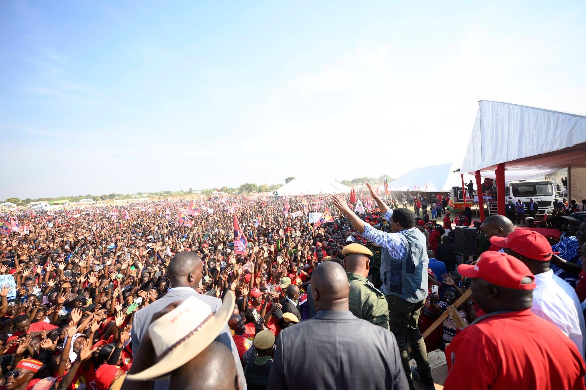 THOUSANDS TURN UP TO LISTEN TO PRESIDENT HICHILEMA IN WESTERN PROVINCE