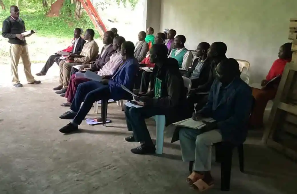 Shame As Lusaka Man Catches His Wife Red-Handed Cheating On Him With Their Church Pastor