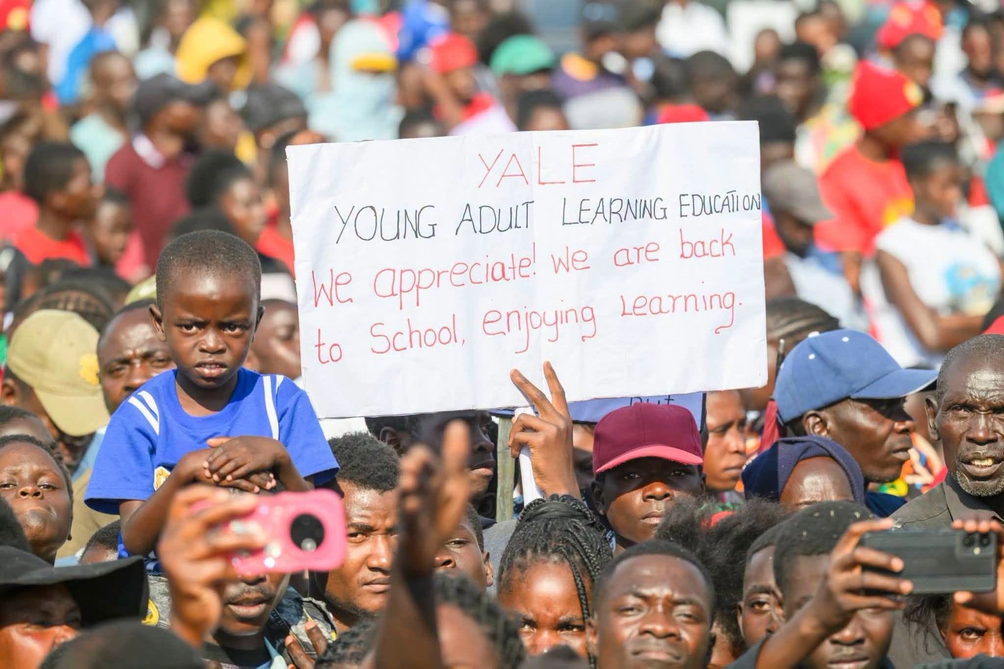 Zambia : Over 800 Adults Get Back To School
