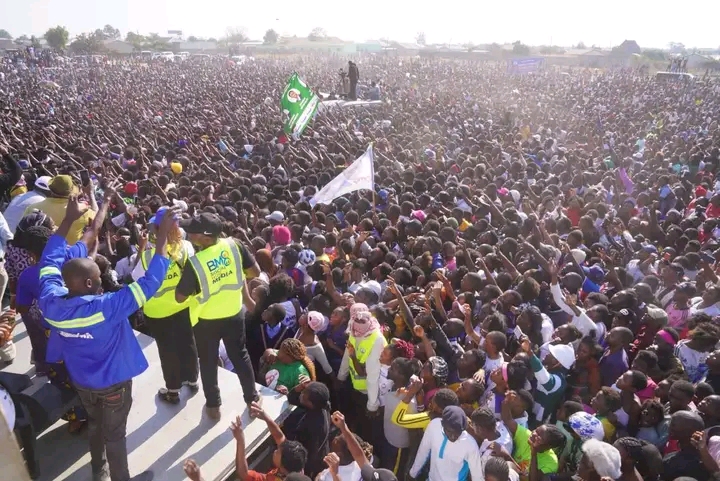 Mundubile, Makebi draw big crowd at campaign rally in Kafulafuta