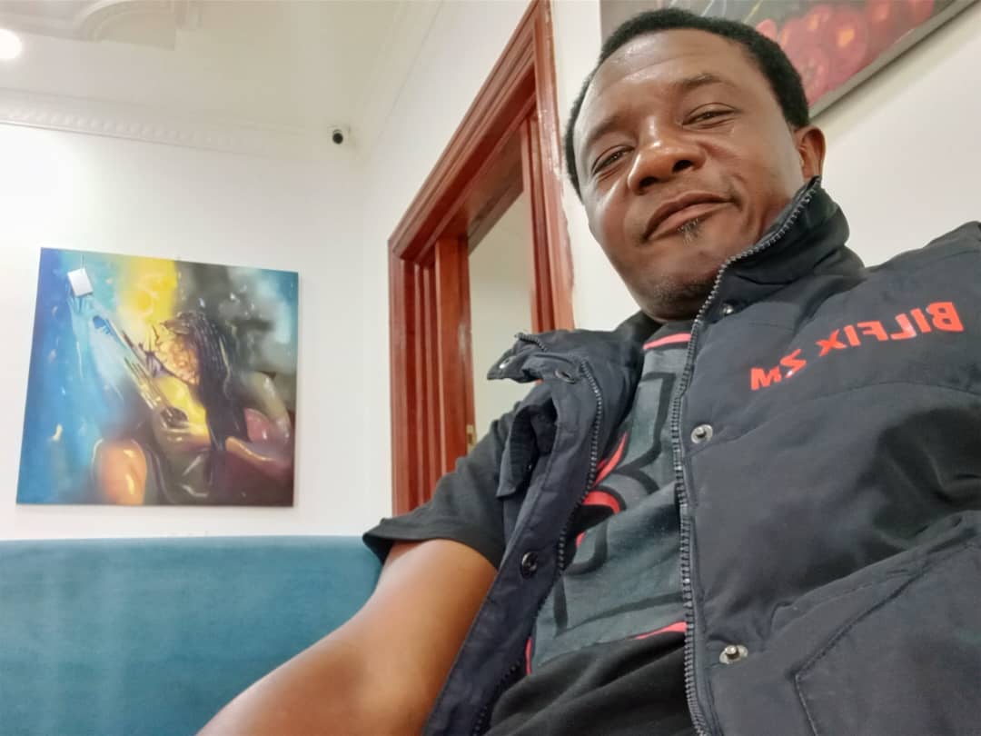 Construction worker by day, taxi driver by dawn: 55-year-old makes 99 jobs a reality.