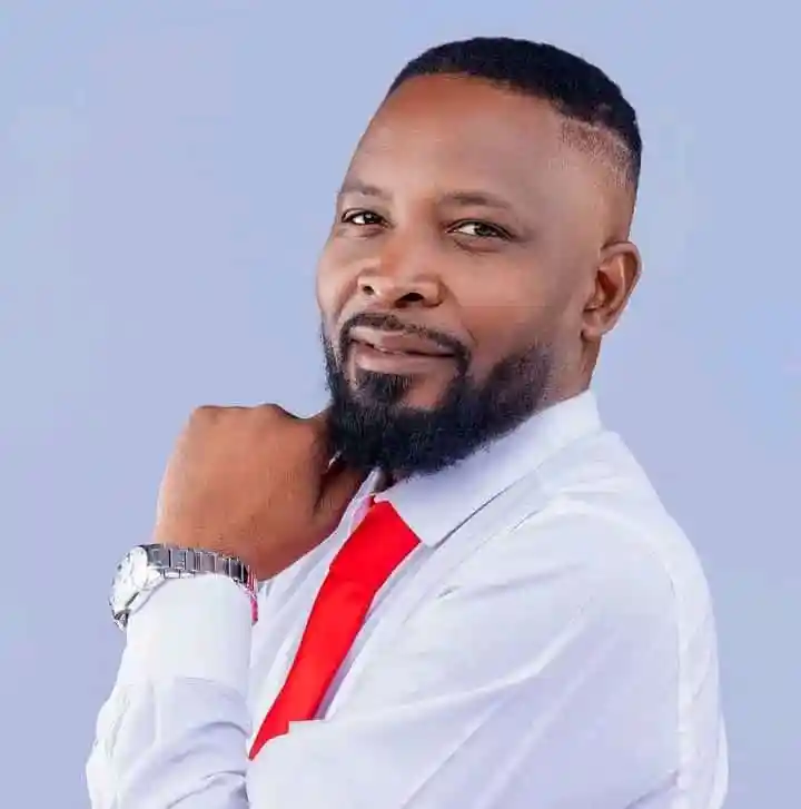 NEW MUNALI MP THOMAS SIPALO TAKES OFFICE TO WHATSAPP